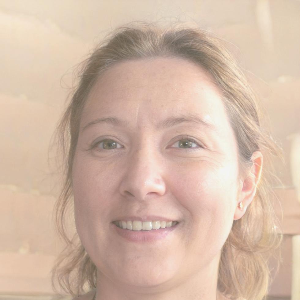 Instructora de software especializado con experiencia en consultoría