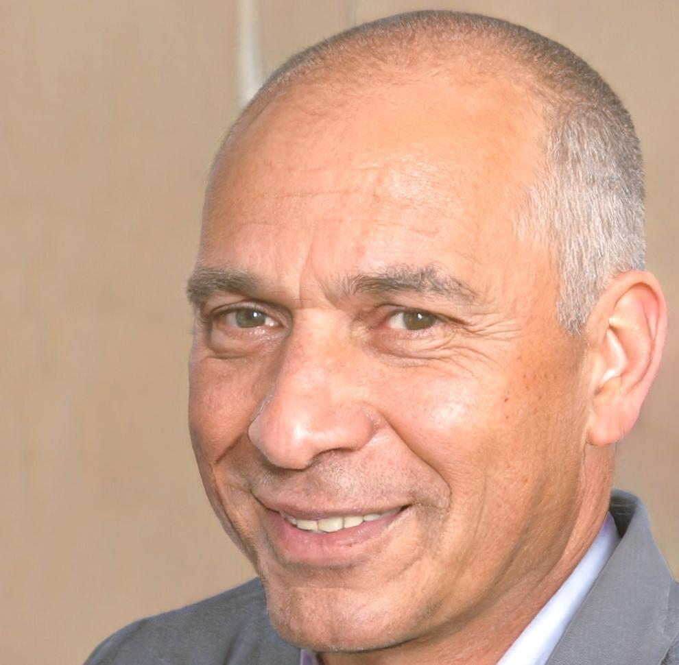 Instructor de análisis de datos financieros con experiencia en fondos de inversión